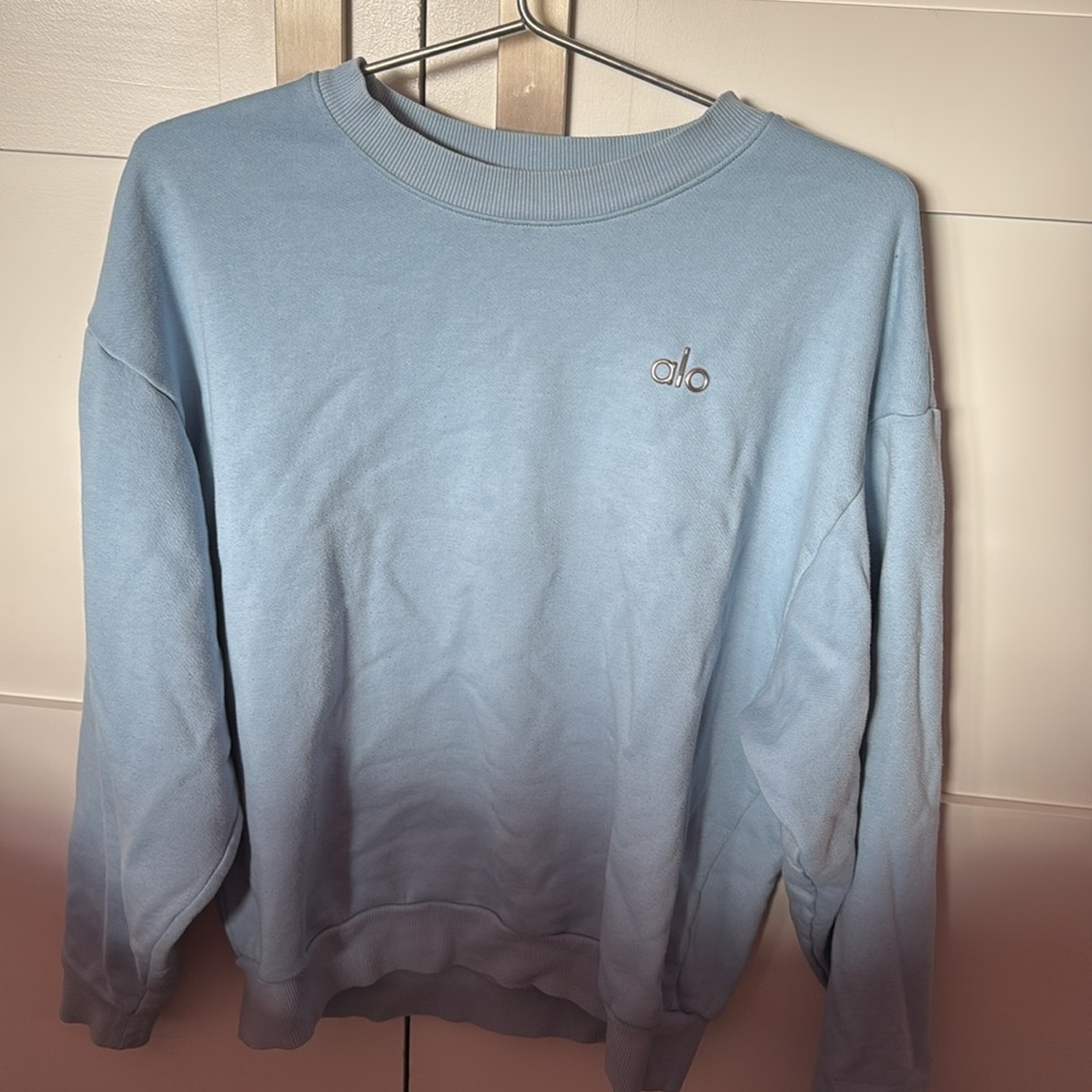 Alo light blue crewneck XS. Excellent used condition